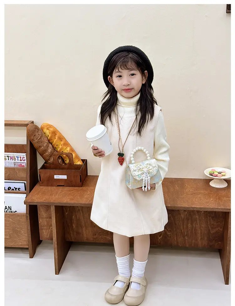 Little Girl's Guofeng Pearl Shoulder Crossbody Bag — feature 2