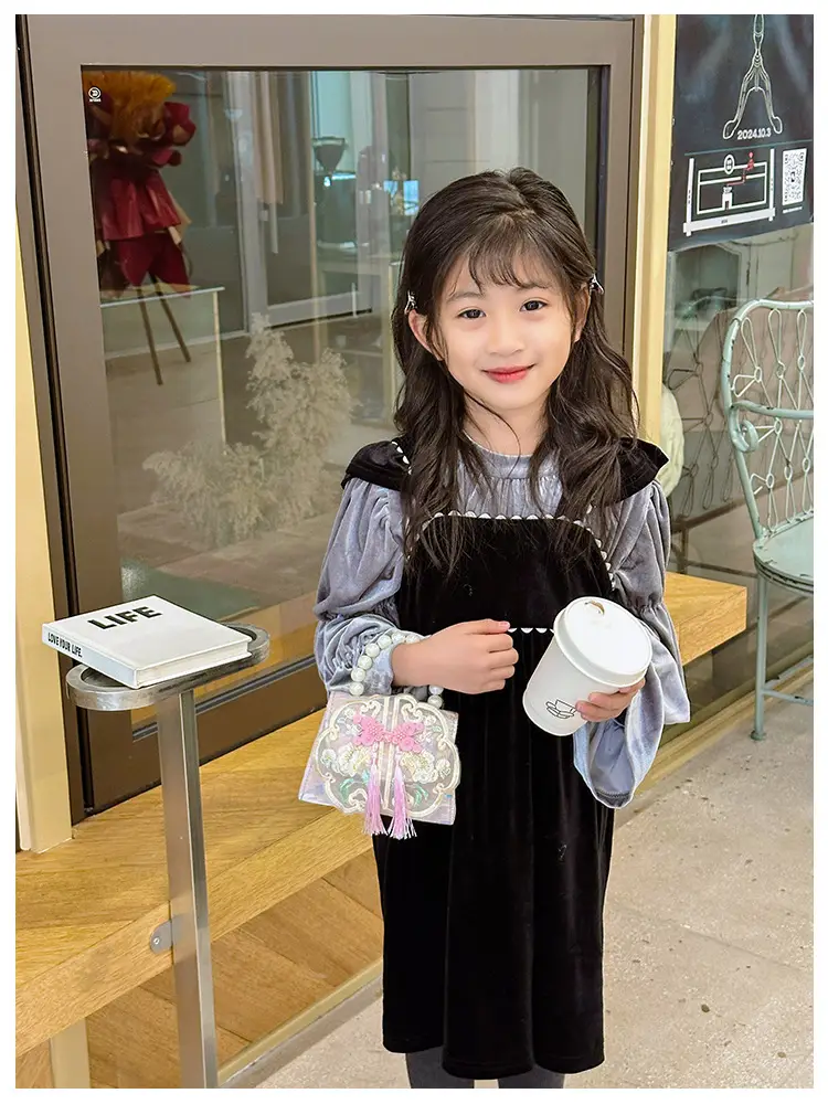 Little Girl's Guofeng Pearl Shoulder Crossbody Bag — feature 5
