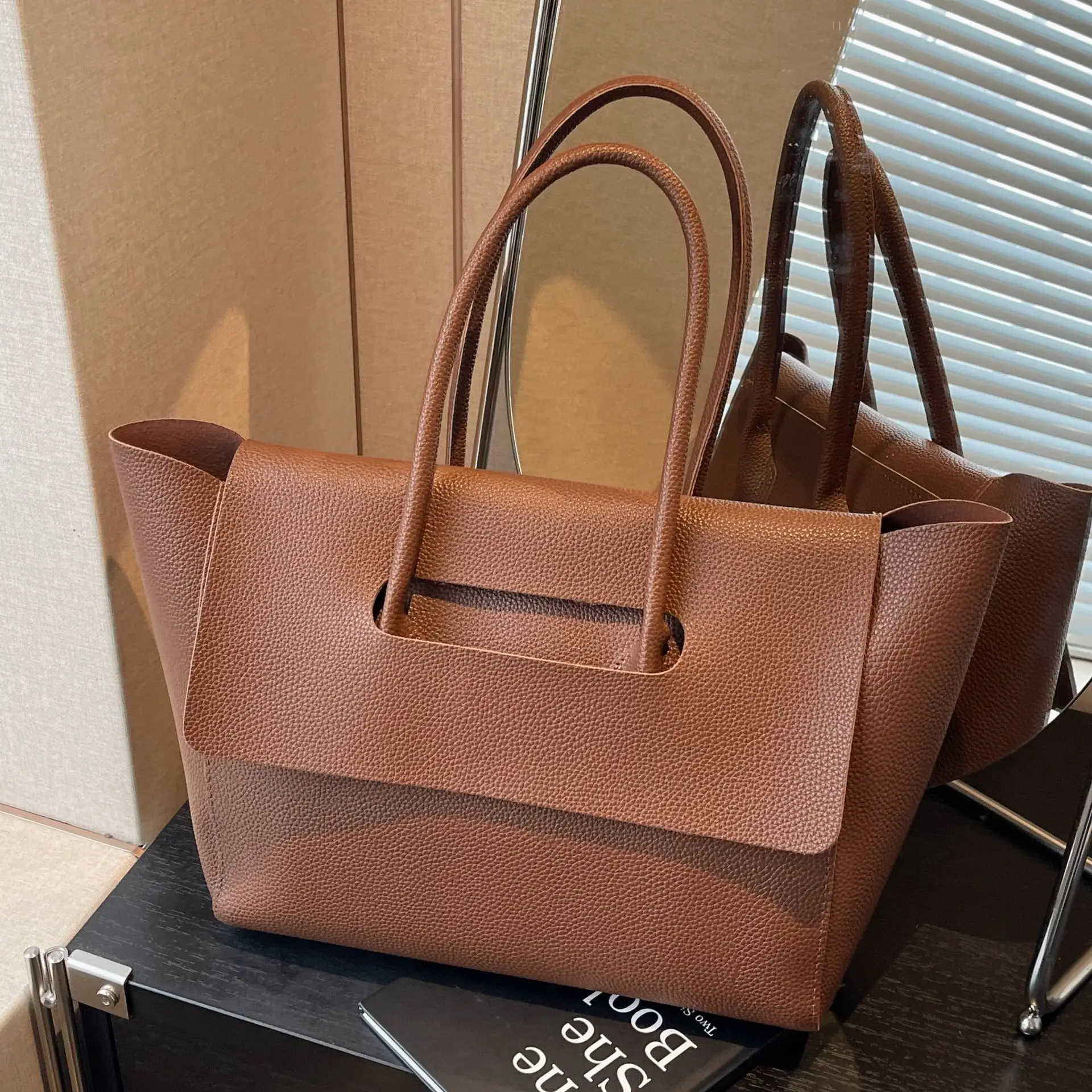 Women's Brown Leather Tote Bag Large Capacity - Image 4