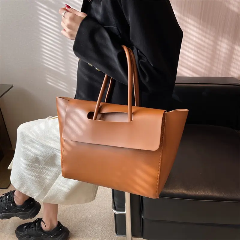 Women's White Leather Tote Bag Large Capacity Retro Simple - Image 7