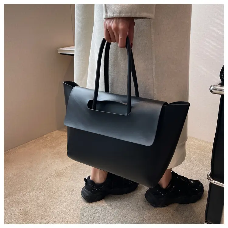 Women's White Leather Tote Bag Large Capacity Retro Simple — feature 2
