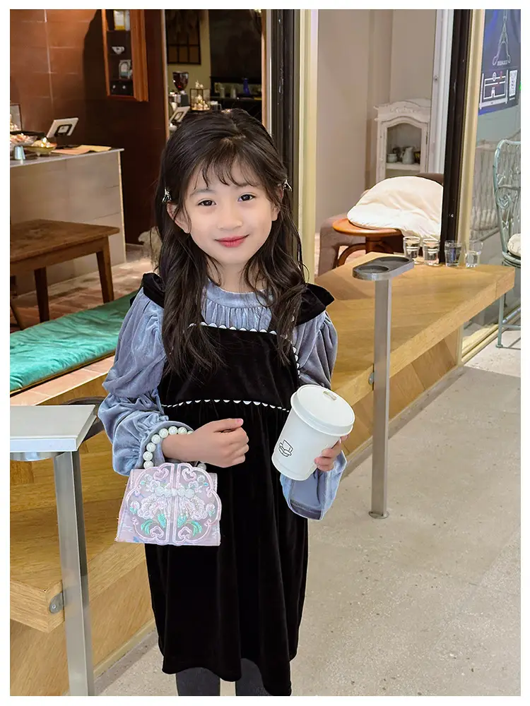 Cute Guofeng Pearl Chain Crossbody Bags for Girls — feature 6
