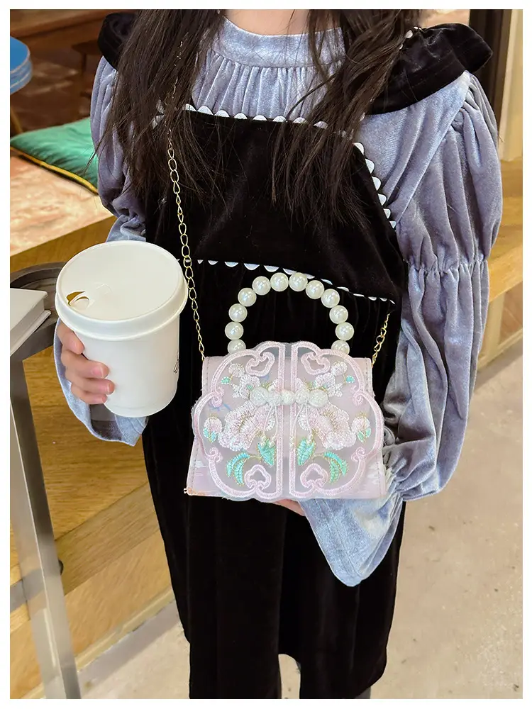 Cute Guofeng Pearl Chain Crossbody Bags for Girls — feature 8