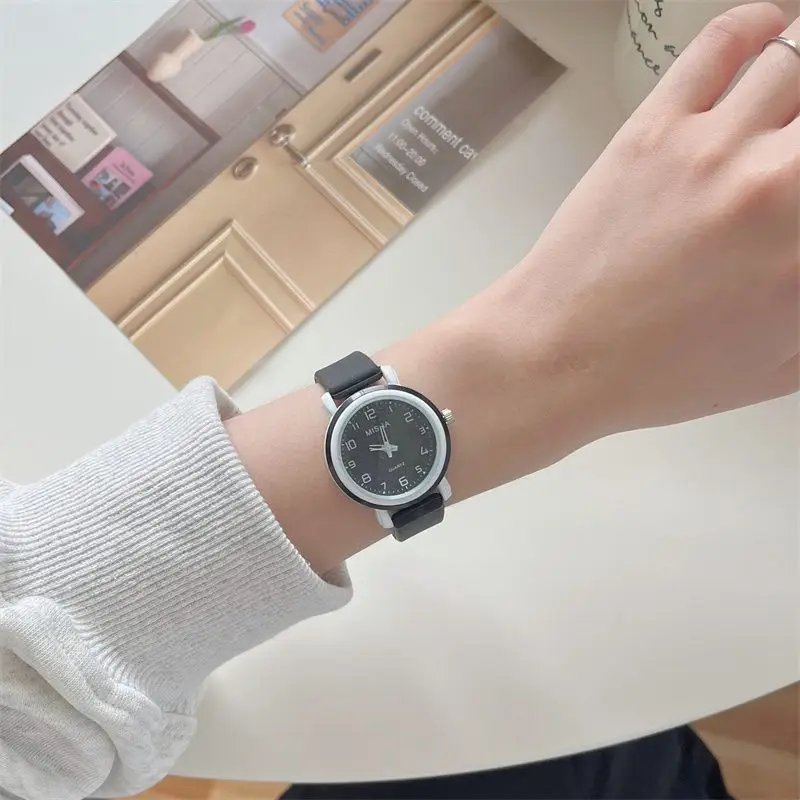 Camellia Women's Green Watch Light Luxury Mori — feature 23