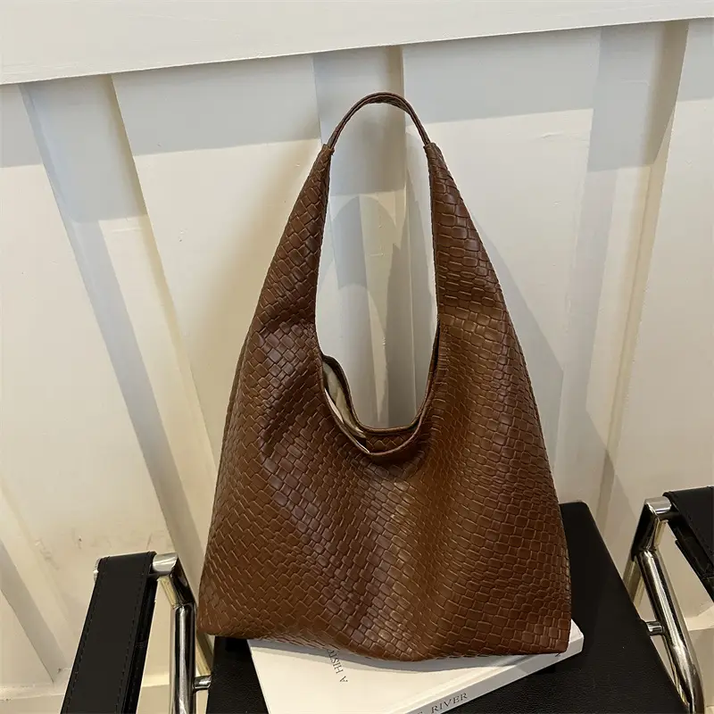 Red Vintage Women's 2024 Shoulder Bag - Image 8