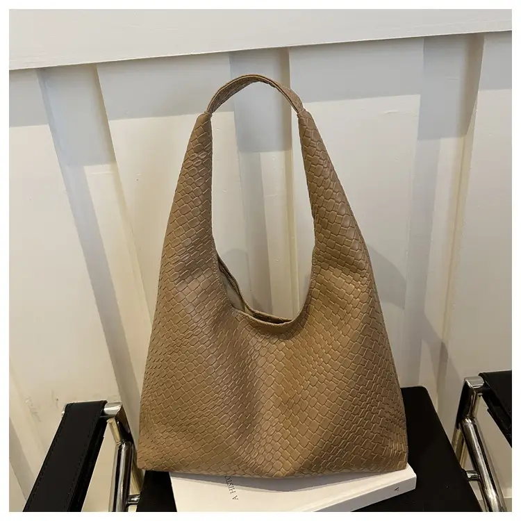 Red Vintage Women's 2024 Shoulder Bag — feature 23