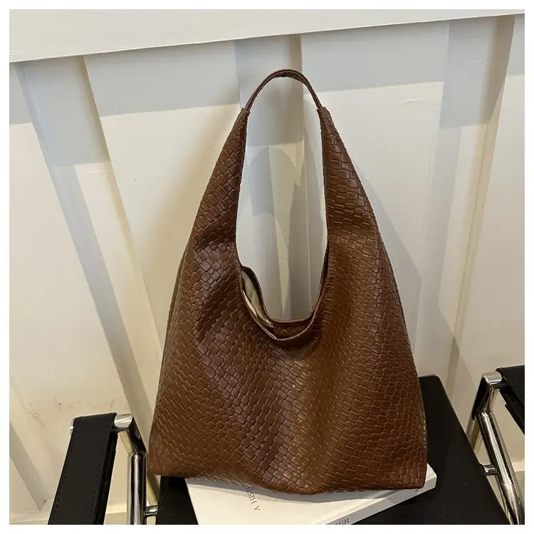 Red Vintage Women's 2024 Shoulder Bag — feature 25