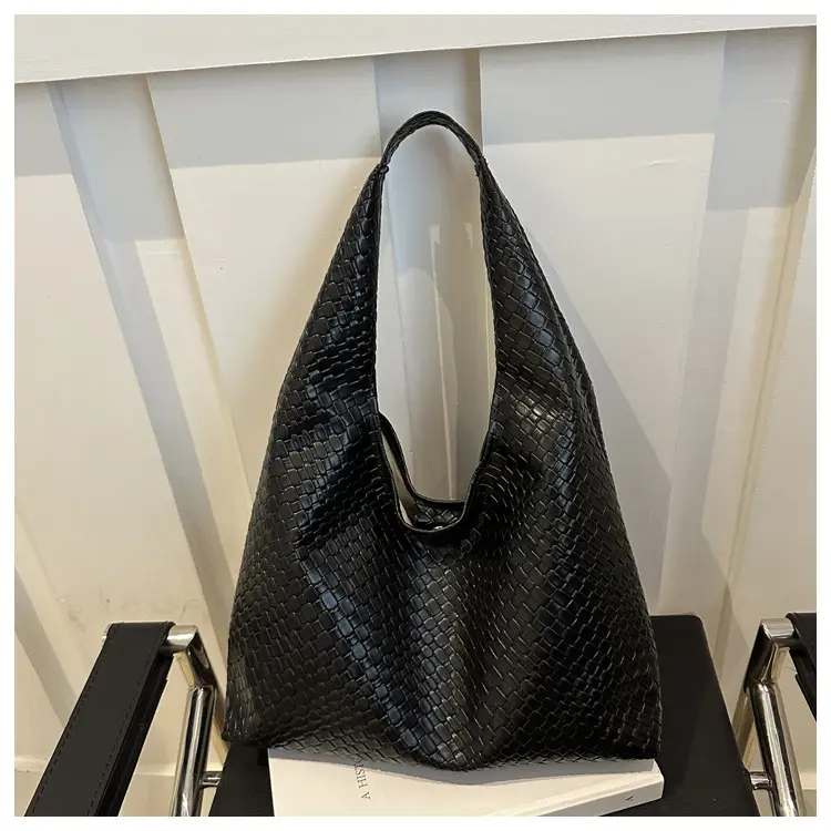 Red Vintage Women's 2024 Shoulder Bag — feature 27