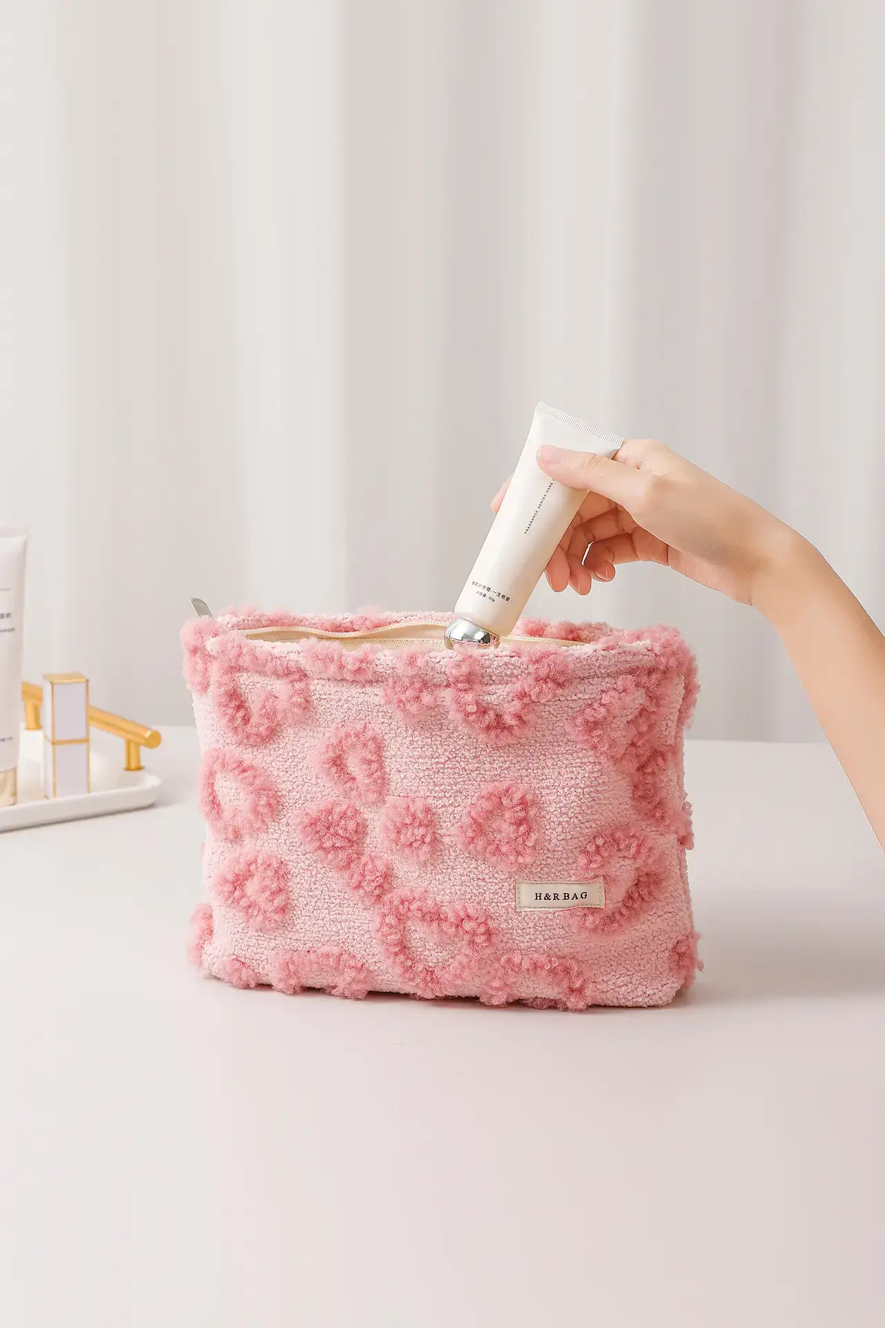 Pink Floral Plush Storage Bag for Makeup & Skin Care — feature 6