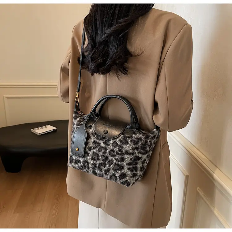 Leopard Print Crossbody Bag for Women 2025 — feature 31