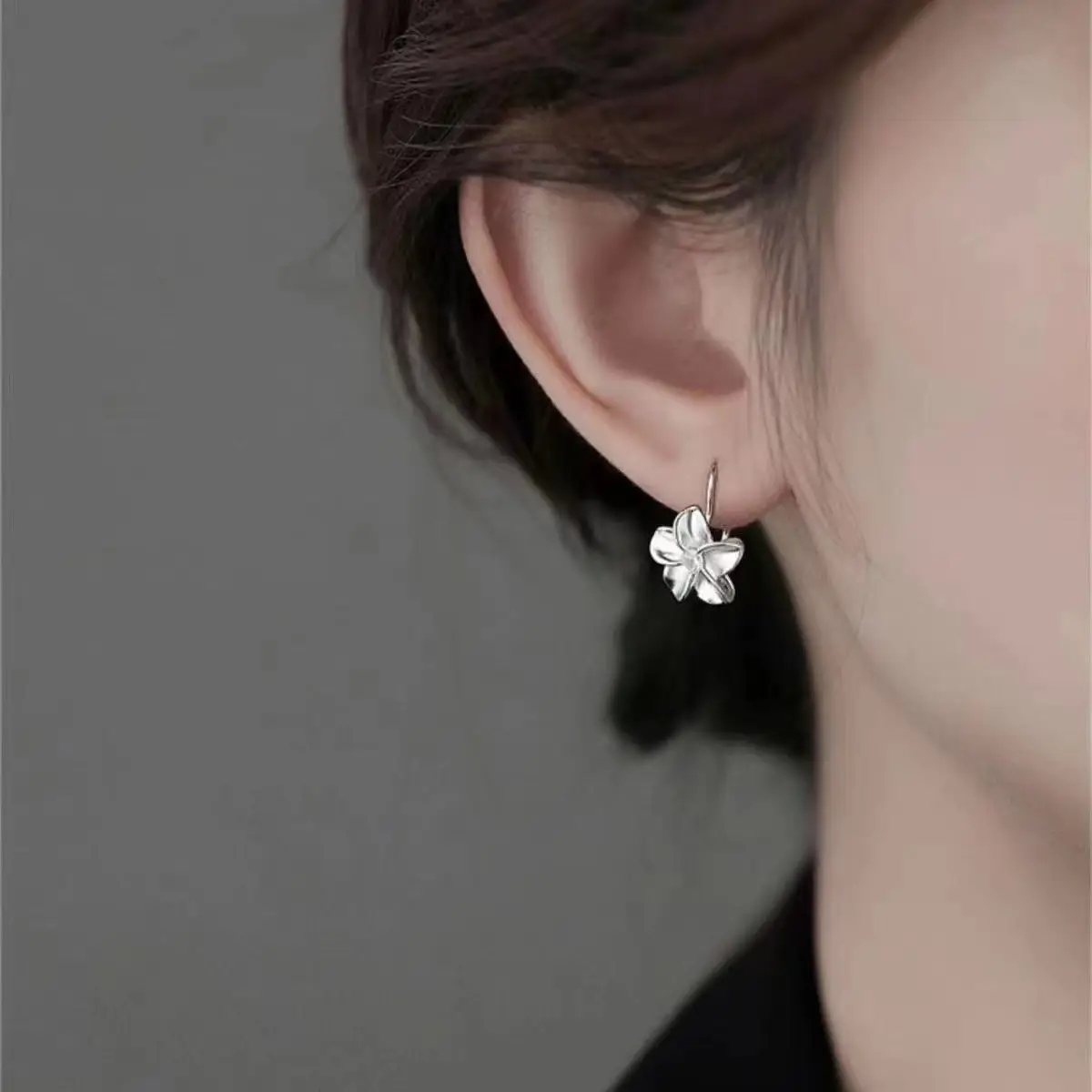 Silver Flower Earrings for Women 2024 New — feature 3