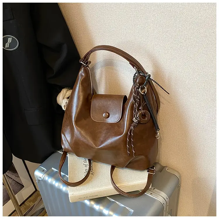 Black Leather Shoulder Tote Bag for Women 2024 Winter Commute — feature 12