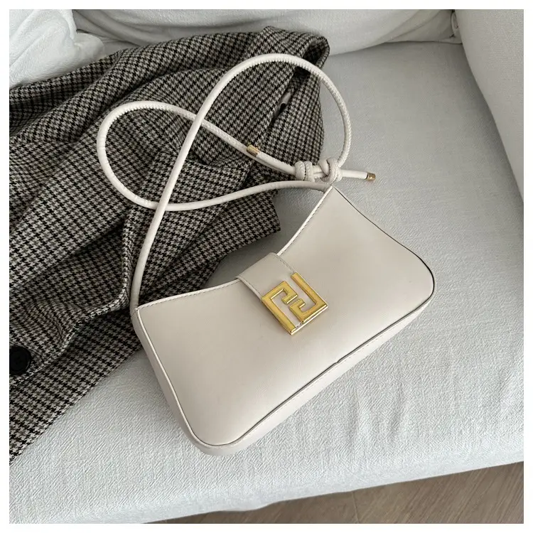 Women's 2024 Winter Shoulder Bag Beige Gold Clasp — feature 23