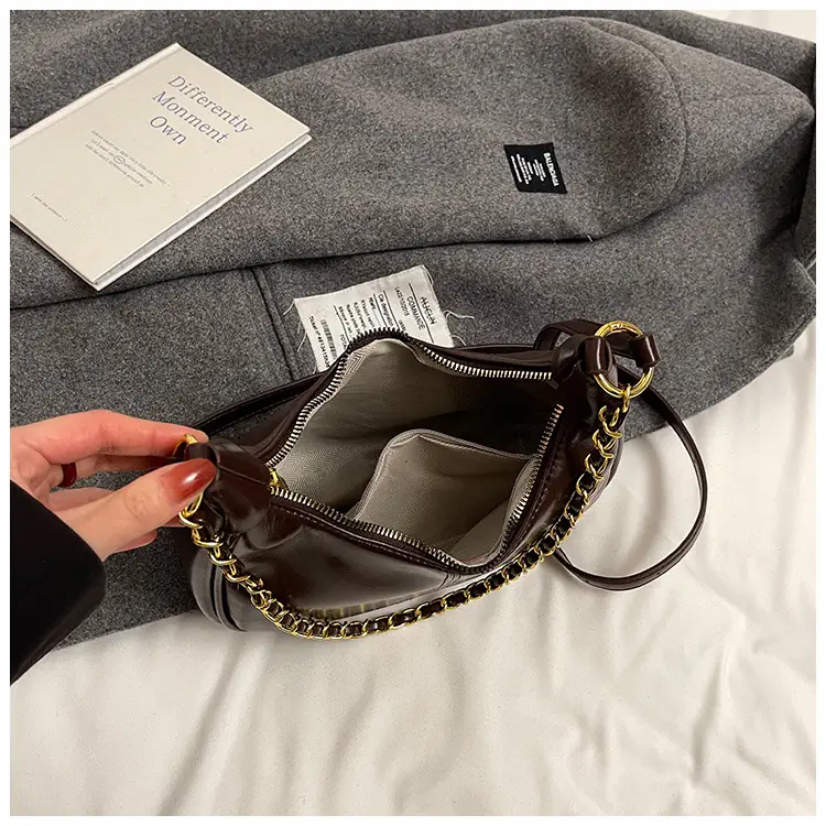 Women Crossbody Bag Brown Leather Retro Western Style — feature 36