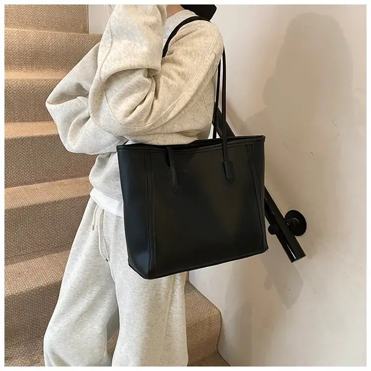 Korean Style Textured Shoulder Bag Brown 2023 — feature 17