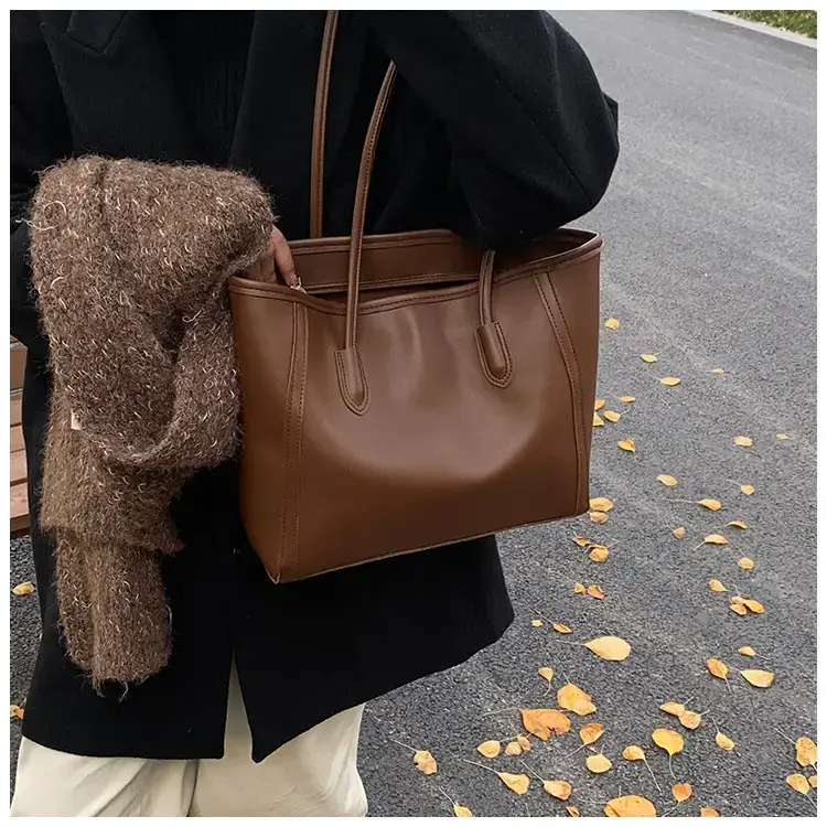 Korean Style Textured Shoulder Bag Brown 2023 — feature 19