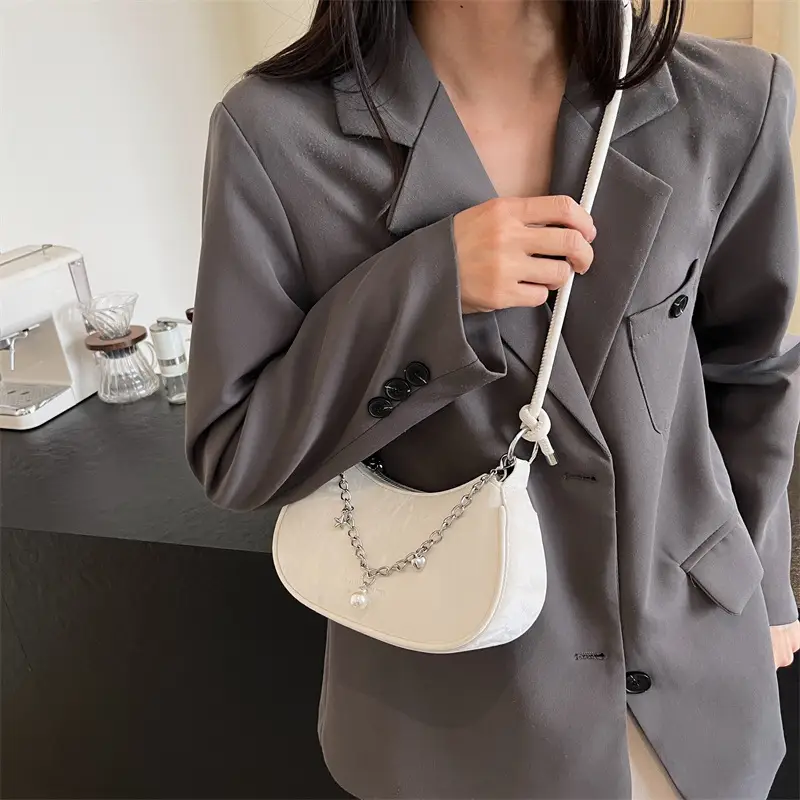Black Chain Crossbody Bag for Women 2024 - Image 6