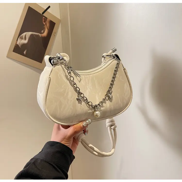 Black Chain Crossbody Bag for Women 2024 — feature 24