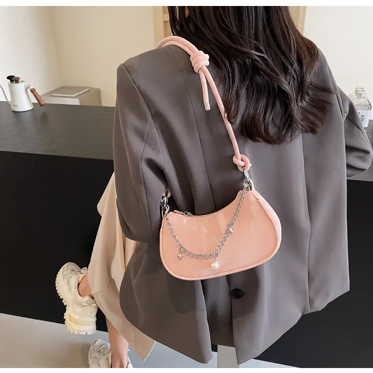 Black Chain Crossbody Bag for Women 2024 — feature 42