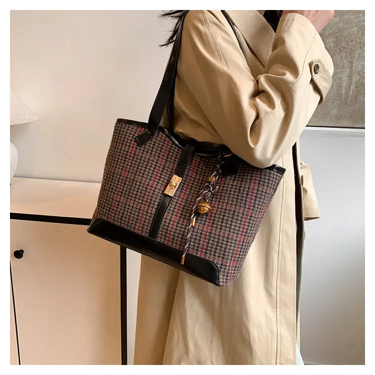 Women's Woolen Checkered Shoulder Bag Large Capacity 2024 — feature 11