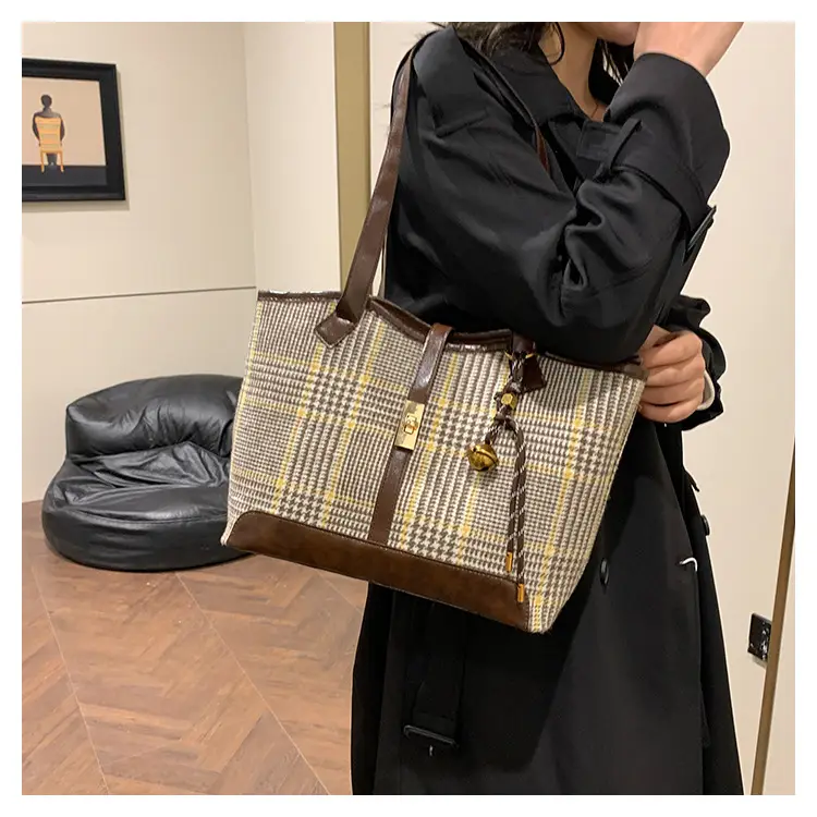 Women's Woolen Checkered Shoulder Bag Large Capacity 2024 — feature 16