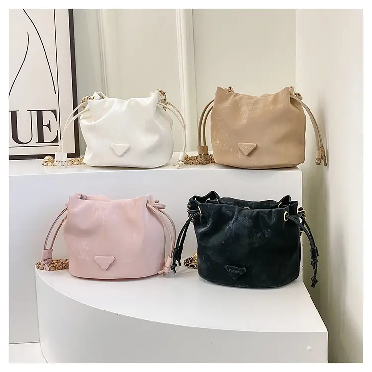 White Heart-Shaped Shoulder Bag for Women — feature 13