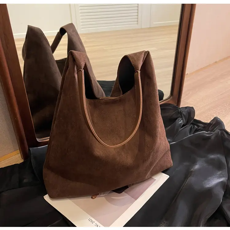 Large Capacity Women's Armpit Commuting Tote Bag — feature 16