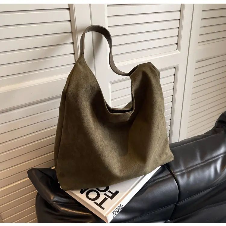 Large Capacity Women's Armpit Commuting Tote Bag — feature 18