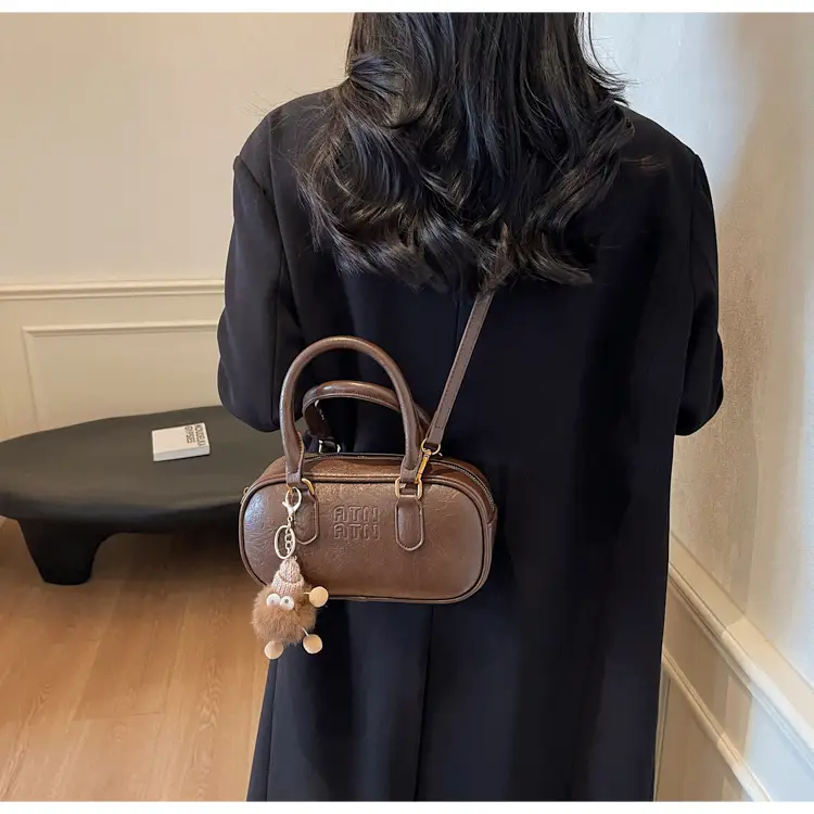 Vintage Black Shoulder Crossbody Bag for Women 2024 — feature 17