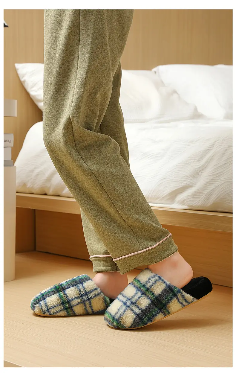 Cotton Slippers Women's Autumn and Winter Vintage Plaid Home Room Velvet Warm Soft Sole Non-Slip Cotton Shoes for Couple Men's Wool Slippers — feature 3