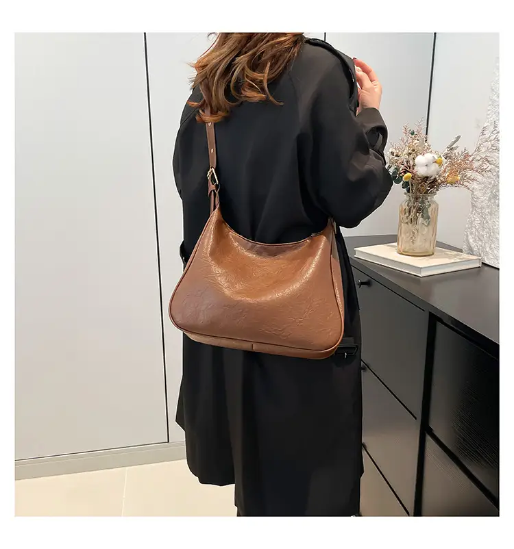 Brown Korean Style Large Capacity Commuter Tote Bag — feature 21