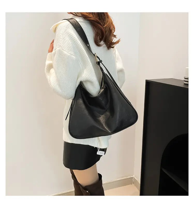 Brown Korean Style Large Capacity Commuter Tote Bag — feature 31