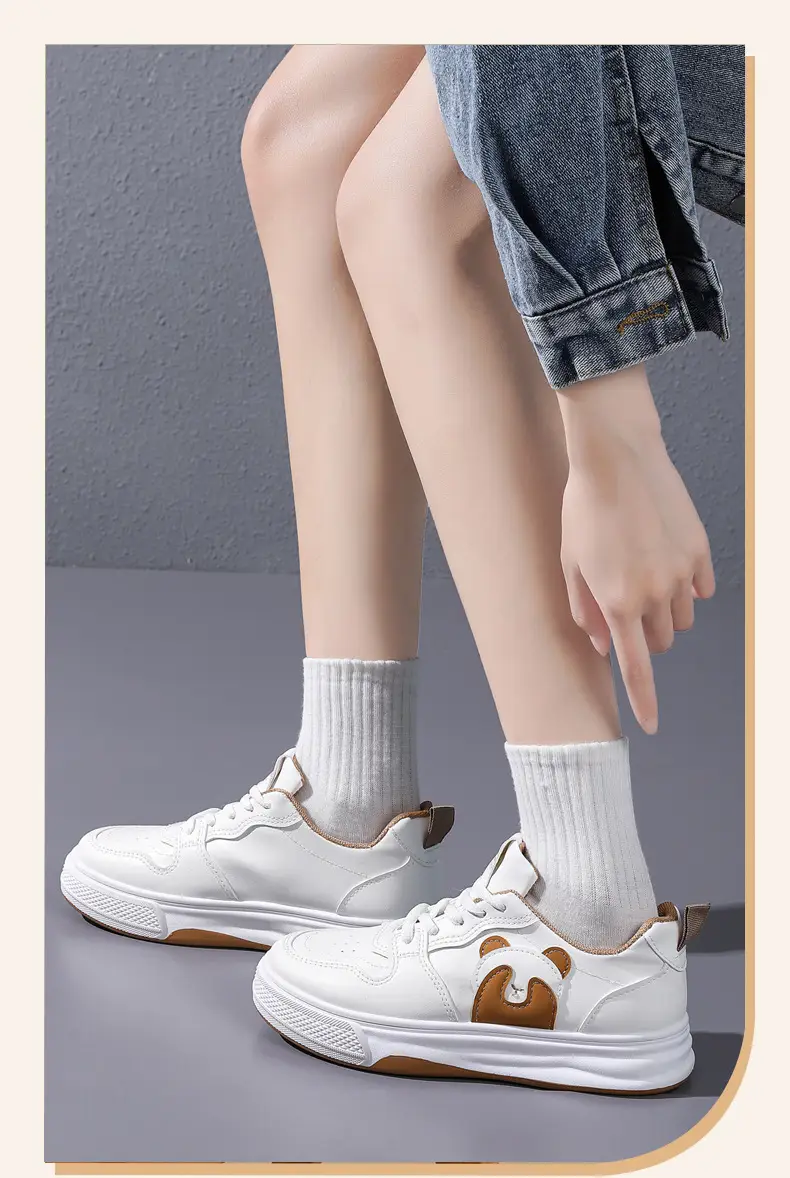 White Sneakers for Women Wholesale Leather Waterproof Casual Women's Shoes Outdoor Cartoon Panda Soft Sole Fashion Flat Sneakers for Women — feature 26