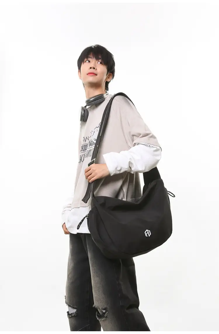 Huaer & Young Jiang Shuying Black Messenger Bag Large Capacity — feature 20