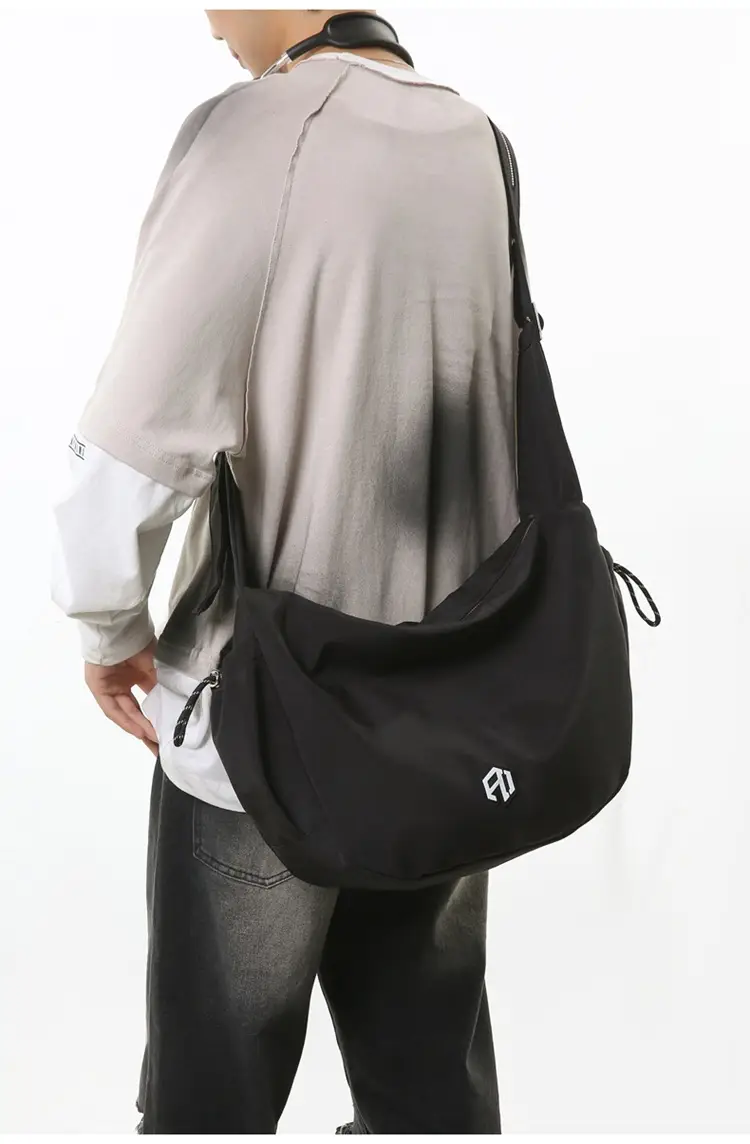 Huaer & Young Jiang Shuying Black Messenger Bag Large Capacity — feature 21
