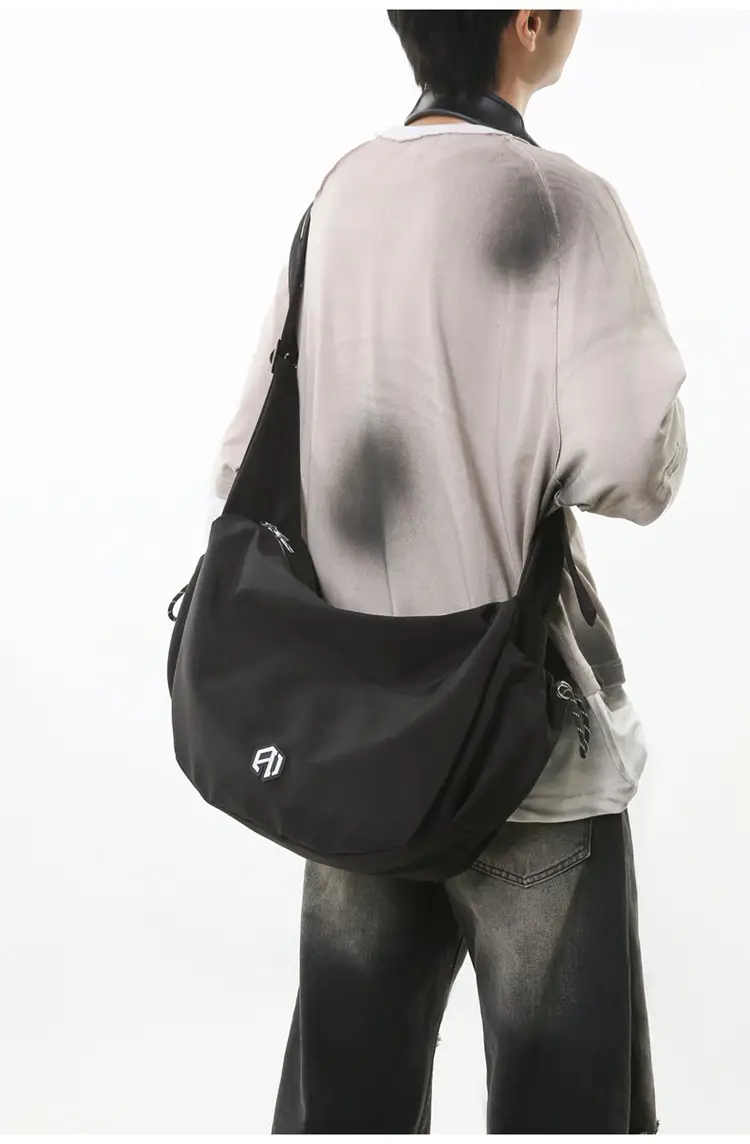 Huaer & Young Jiang Shuying Black Messenger Bag Large Capacity — feature 22