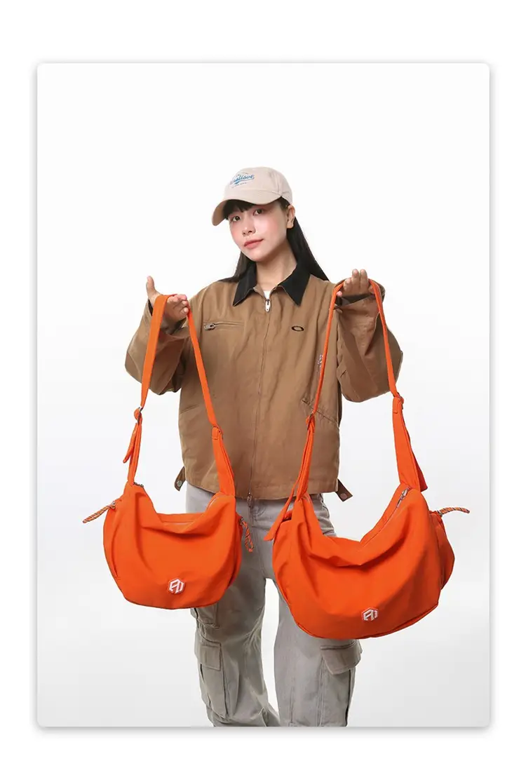 Huaer & Young Jiang Shuying Black Messenger Bag Large Capacity — feature 9