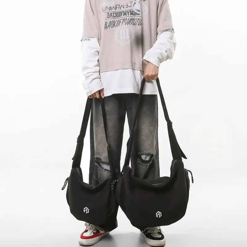 Huaer & Young Jiang Shuying Black Messenger Bag Large Capacity - Image 4