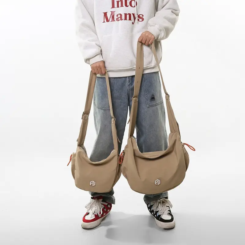 Huaer & Young Jiang Shuying Black Messenger Bag Large Capacity - Image 6