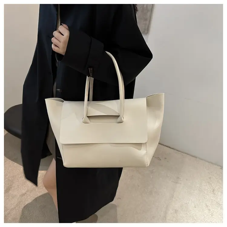 Retro Style Women's Shoulder Bag Cream 2024 — feature 12