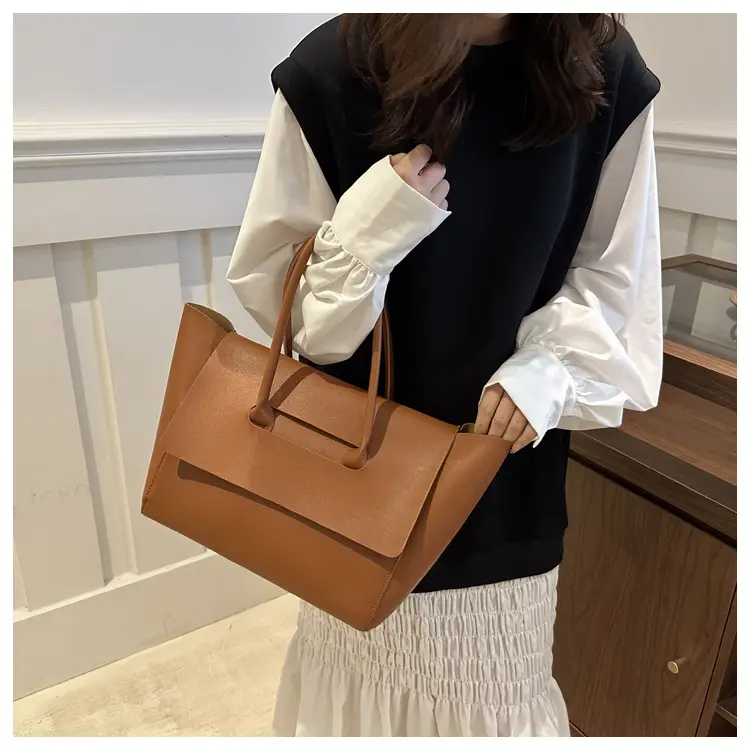 Retro Style Women's Shoulder Bag Cream 2024 — feature 15