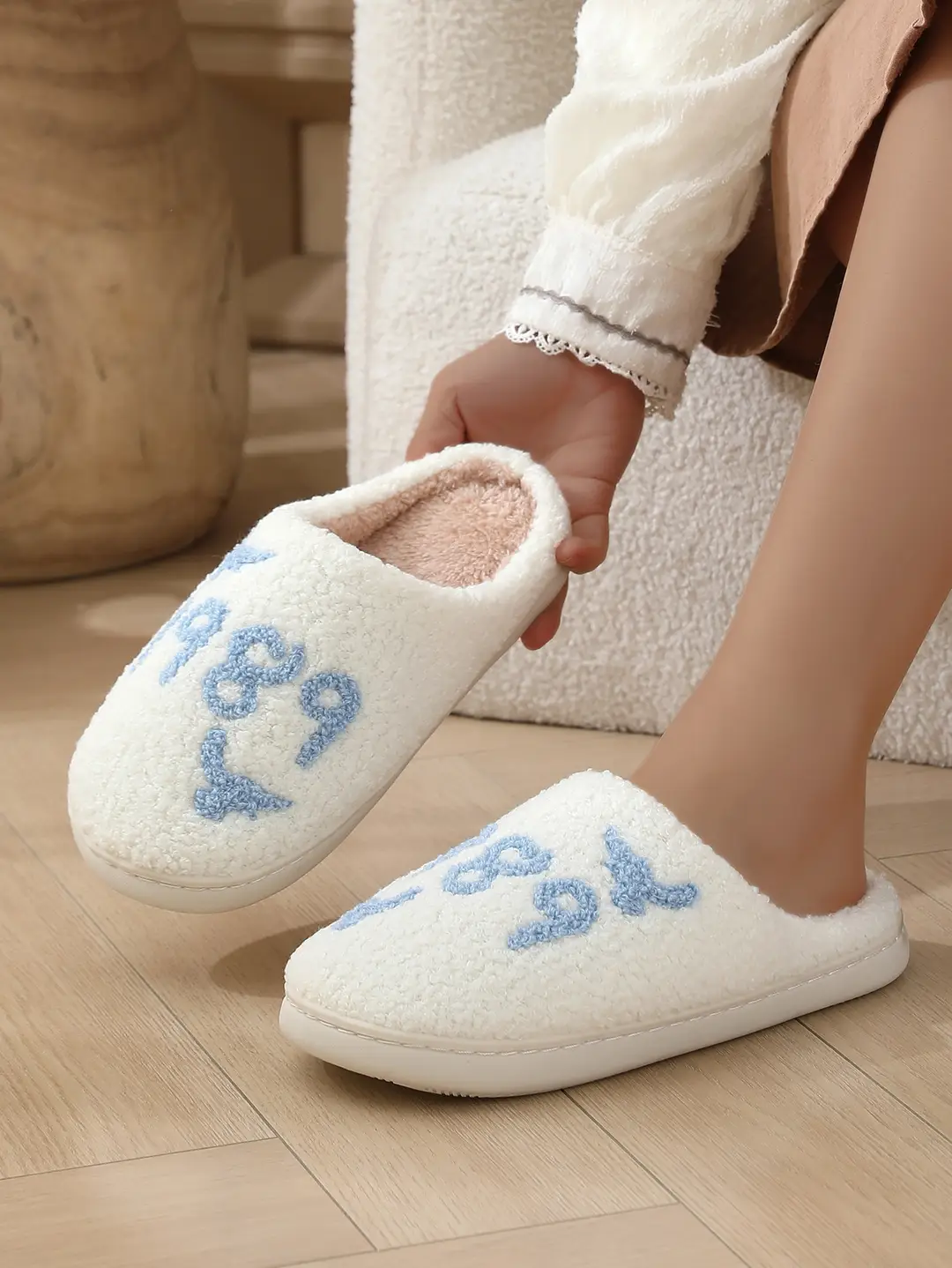 Cross-border New Comfortable Home Warm Winter Seagull Cotton Slippers Couple Men's and Women's Thick Sole Soft Sole Shoes Thick Non-slip — feature 4