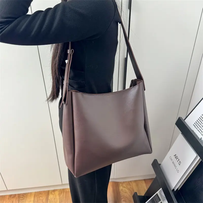 Black Leather Crossbody & Zipper Bag Set for Women - Image 8
