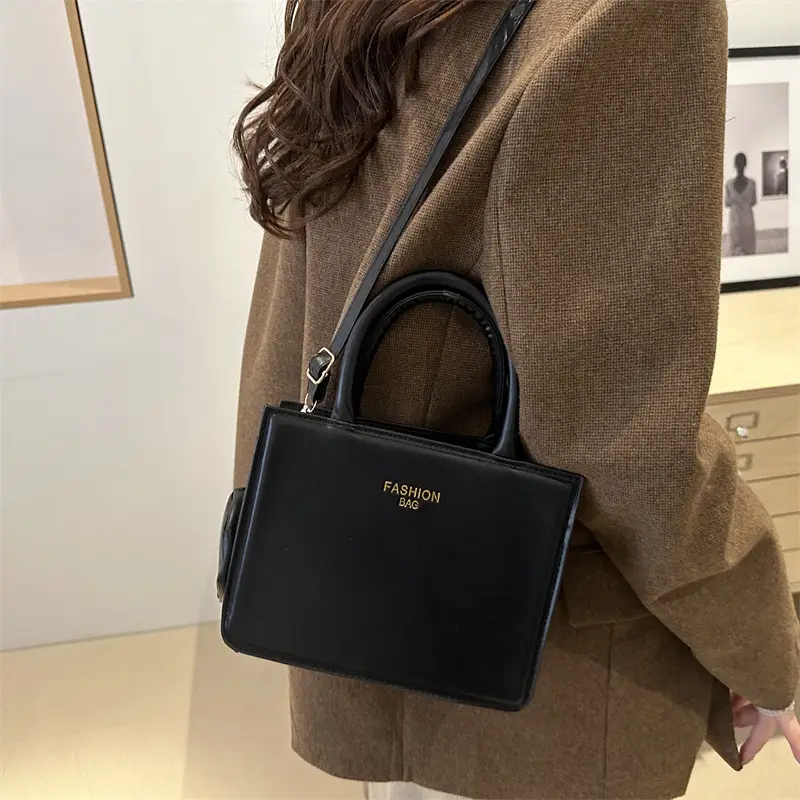 Women's Retro Textured Brown Shoulder Bag 2024 - Image 9