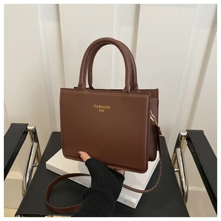 Women's Retro Textured Brown Shoulder Bag 2024 — feature 11