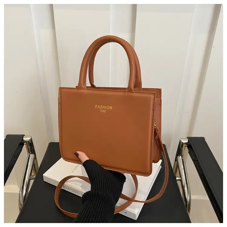 Women's Retro Textured Brown Shoulder Bag 2024 — feature 15