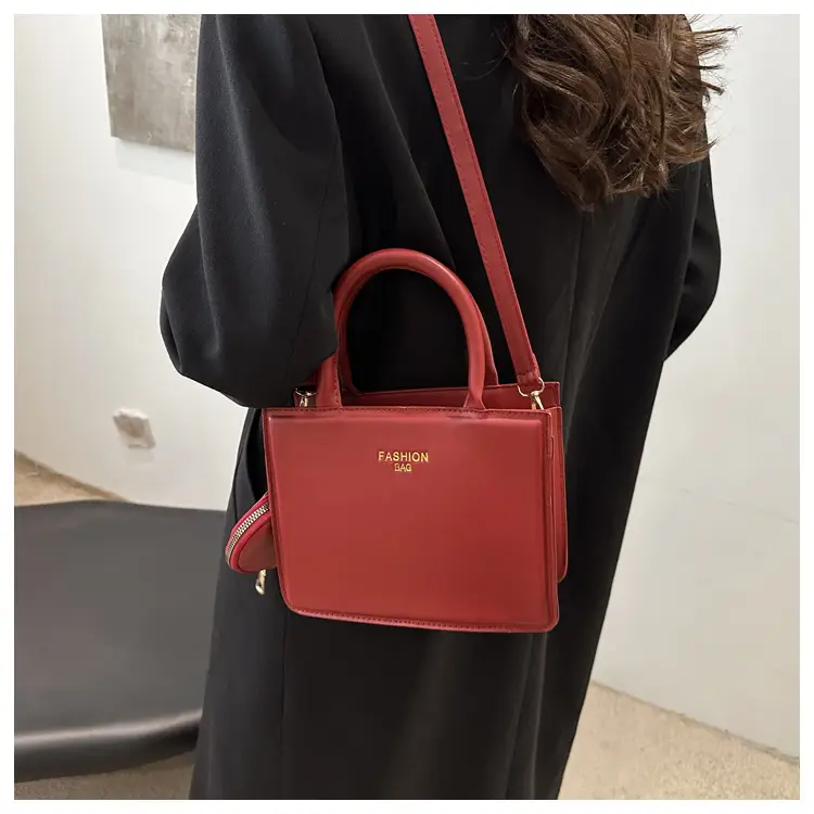 Women's Retro Textured Brown Shoulder Bag 2024 — feature 19