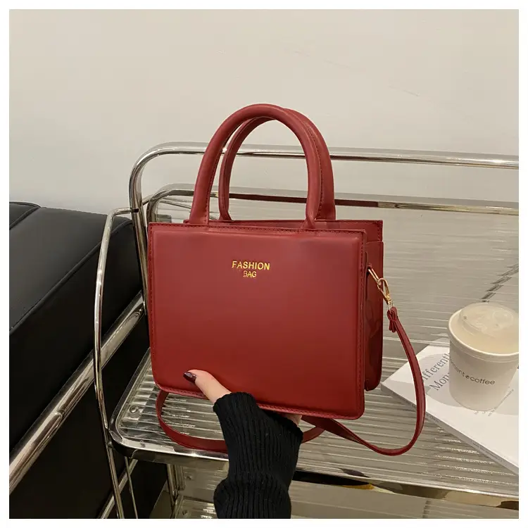 Women's Retro Textured Brown Shoulder Bag 2024 — feature 9