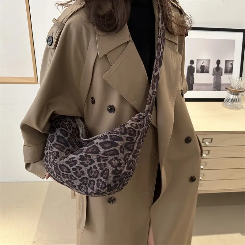 Leopard Print Shoulder Crossbody Tote Bag for Women - Image 4