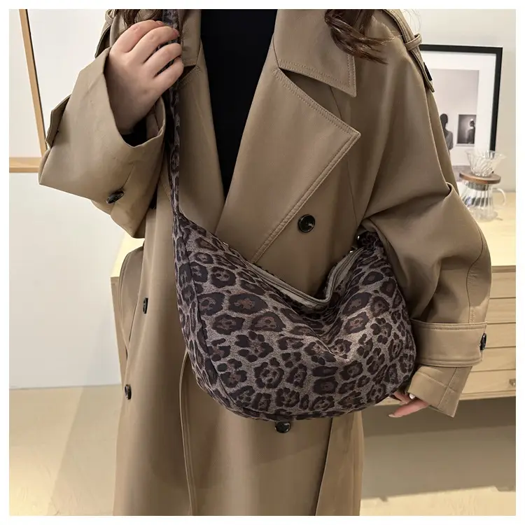 Leopard Print Shoulder Crossbody Tote Bag for Women — feature 12